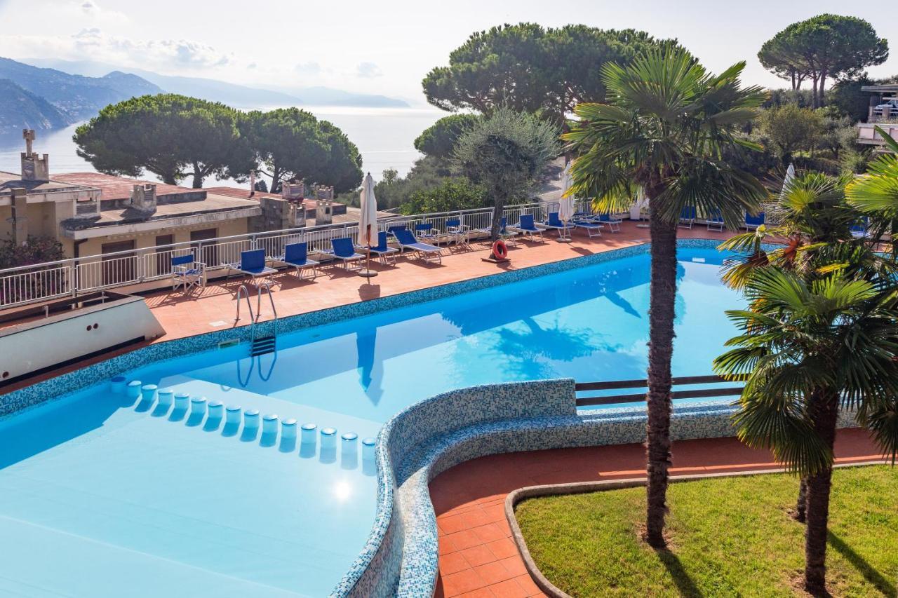 Casa Linda Vista Da Sogno, Piscina E Tennis Рапалло Экстерьер фото